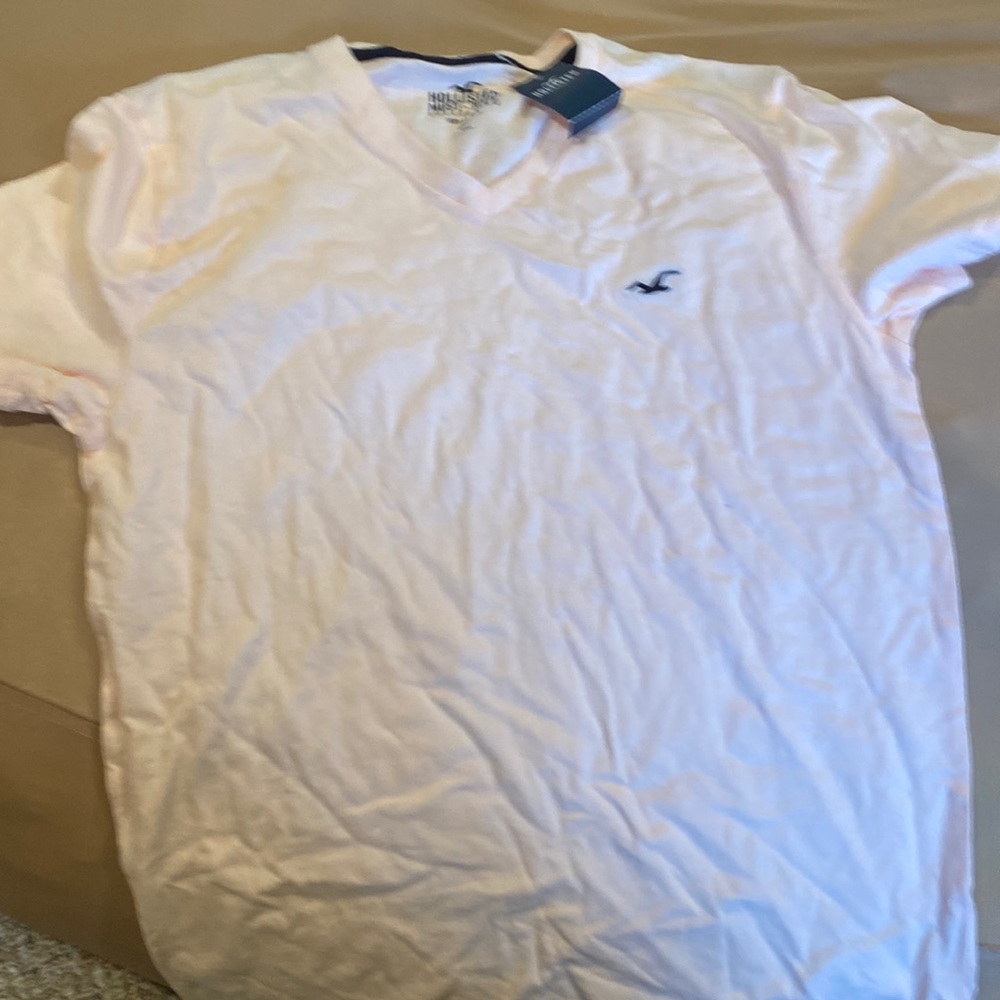 Me s Hollister v neck t shirt size XS light pink new with tags